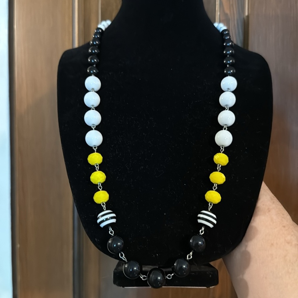 Yellow, black and white long necklace silver jump ring connectors bee colors EUC